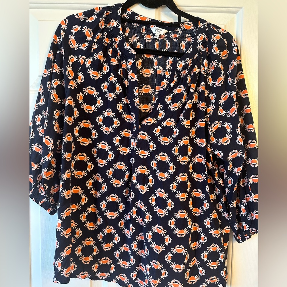 Crown & Ivey size large